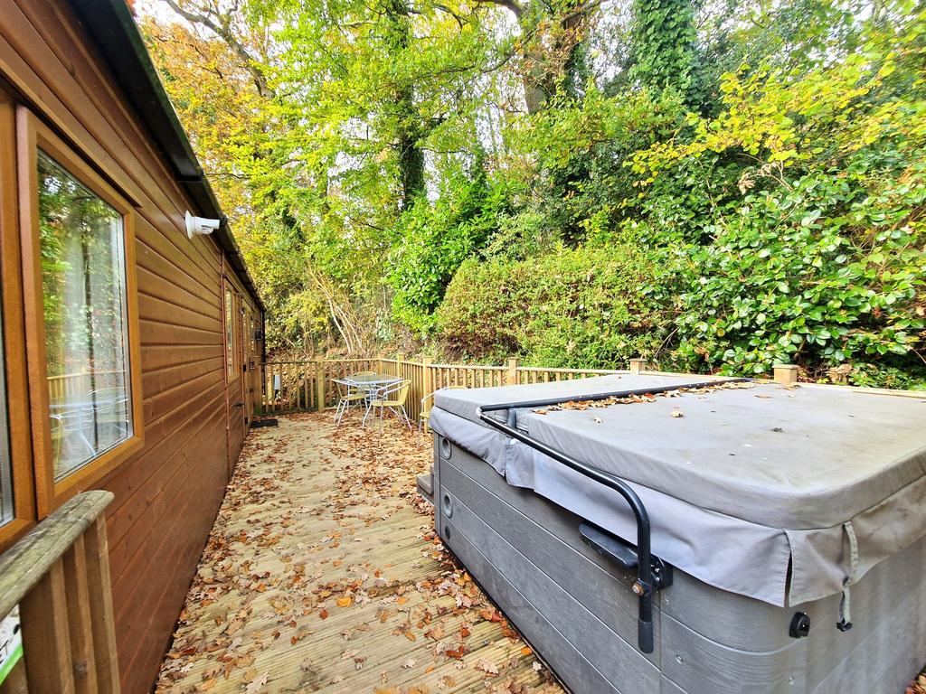 Decking With Hot Tub