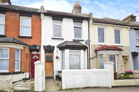 3 bedroom terraced house to rent, Tennyson Road Gillingham ME7