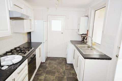 3 bedroom terraced house to rent, Tennyson Road Gillingham ME7