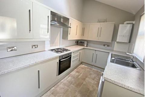 6 bedroom terraced house to rent, Club Street, Sheffield S11