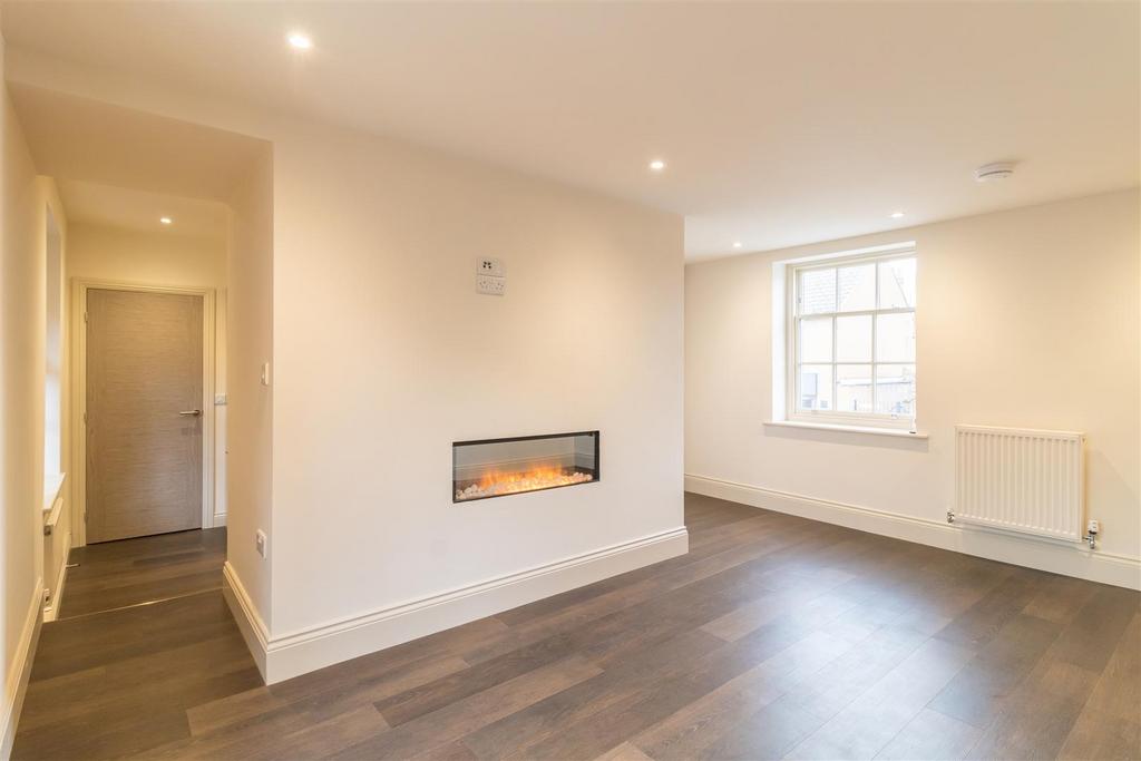 Sitting room/ dining room