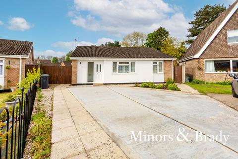 3 bedroom detached bungalow to rent, Heron Gardens, Stalham