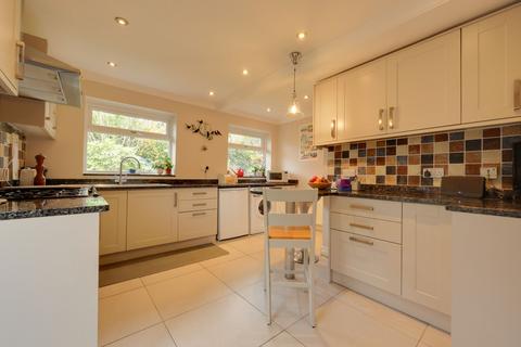 4 bedroom detached house for sale, Greenlands Close, Burgess Hill, RH15