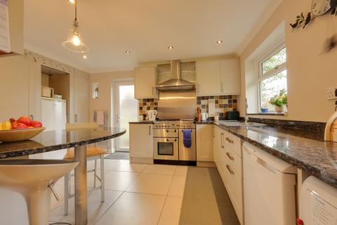 4 bedroom detached house for sale, Greenlands Close, Burgess Hill, RH15