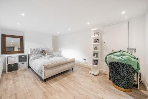 5 bedroom detached house for sale, Crispin Way, Farnham Common, Buckinghamshire, SL2