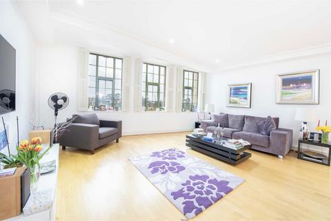 2 bedroom flat to rent, Somerville Avenue, London SW13