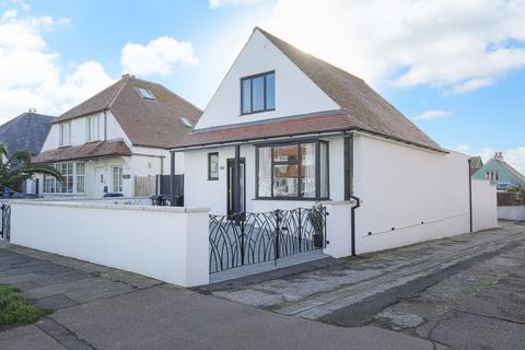 3 bedroom detached house for sale, Alfred Road, Birchington, CT7