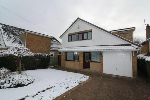 4 bedroom detached house to rent, Woodhall Croft, Stanningley