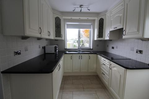 4 bedroom detached house to rent, Woodhall Croft, Stanningley