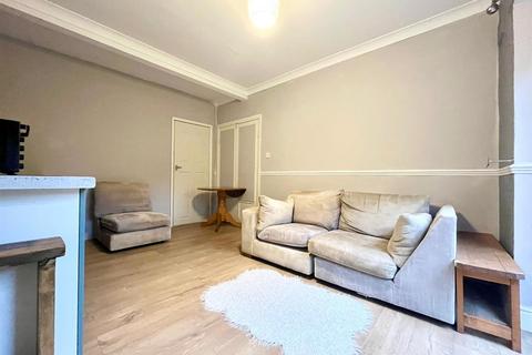 1 bedroom in a house share to rent, Homewood Avenue, Cuffley, EN6