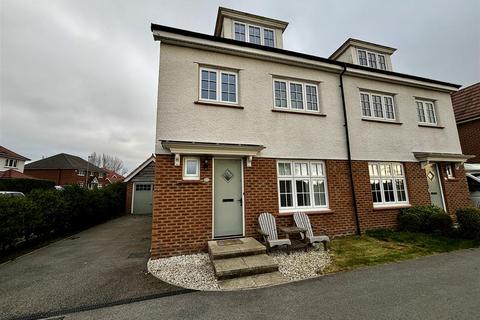 4 bedroom semi-detached house for sale, Pickering Place, Garforth, Leeds