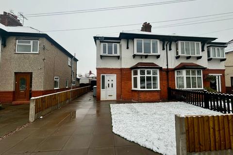 3 bedroom semi-detached house to rent, Gainsborough Road, Crewe, CW2