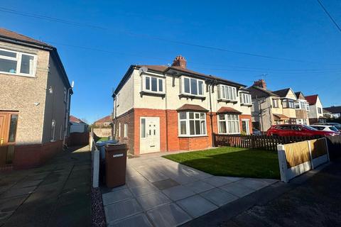 3 bedroom semi-detached house to rent, Gainsborough Road, Crewe, CW2