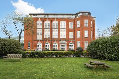 4 bedroom flat to rent, West Hill, SW15