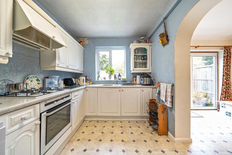 60 Lawrence Drive, Ickenham, Uxbridge, UB10 8RW