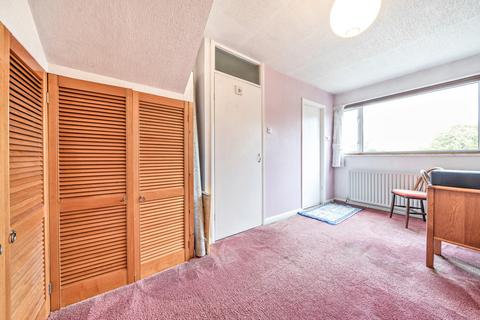 60 Lawrence Drive, Ickenham, Uxbridge, UB10 8RW