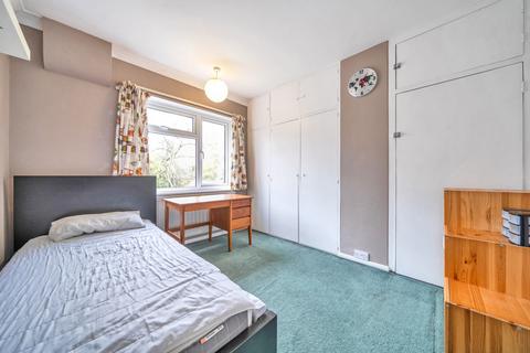 60 Lawrence Drive, Ickenham, Uxbridge, UB10 8RW