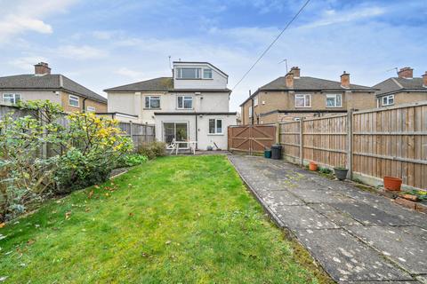 60 Lawrence Drive, Ickenham, Uxbridge, UB10 8RW