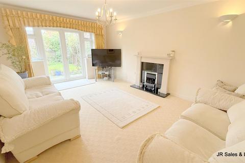 4 bedroom detached house for sale, Hammondstreet Road, West Cheshunt/Goffs Oak border