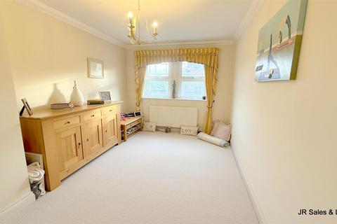 4 bedroom detached house for sale, Hammondstreet Road, West Cheshunt/Goffs Oak border