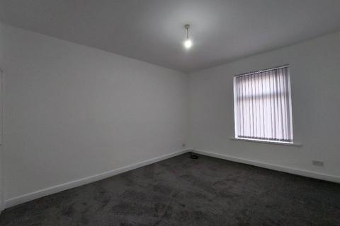 2 bedroom terraced house to rent, Briercliffe Road, Burnley BB10