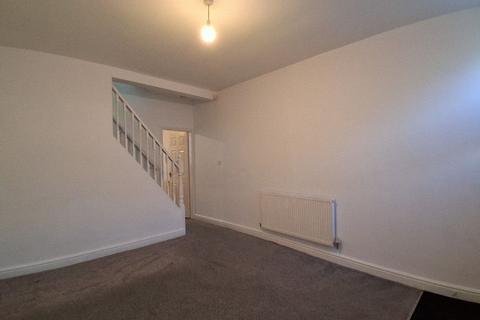 2 bedroom terraced house to rent, Briercliffe Road, Burnley BB10