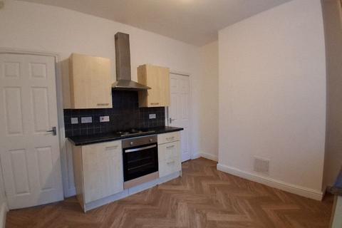 2 bedroom terraced house to rent, Briercliffe Road, Burnley BB10