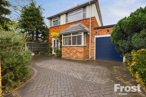 3 bedroom detached house to rent, Fordbridge Road, Ashford, Surrey, TW15