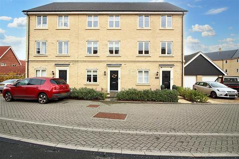 3 bedroom townhouse for sale, Cormorant Drive, Sprowston NR7