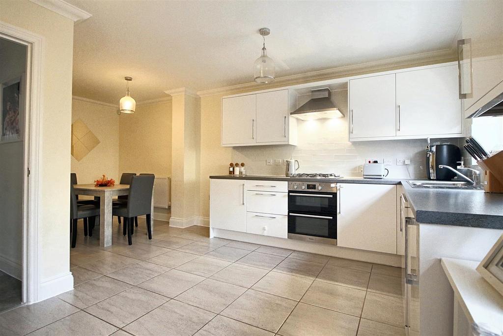 Kitchen /Dining Room