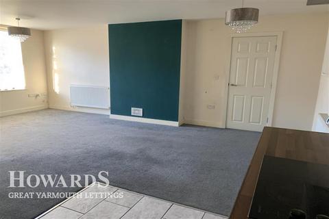 3 bedroom terraced house to rent, Lowestoft Road