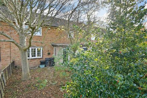 3 bedroom terraced house for sale, Latchingdon Gardens, Woodford Green, Essex