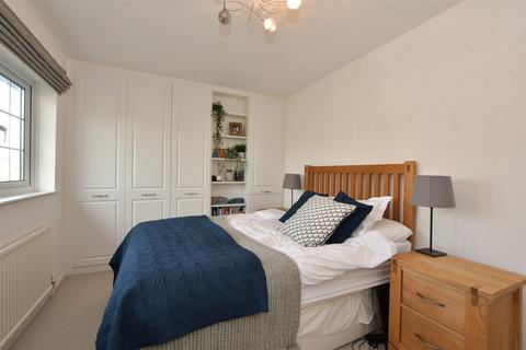 3 bedroom terraced house for sale, Latchingdon Gardens, Woodford Green, Essex