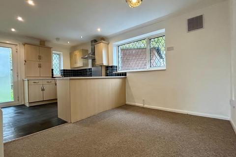 2 bedroom semi-detached house to rent, Barker Crescent, Melton Mowbray, LE13