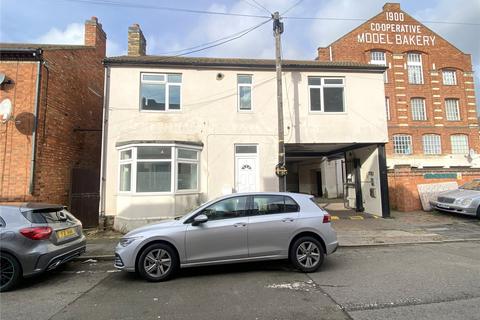 2 bedroom terraced house to rent, King Street, Northamptonshire NN16