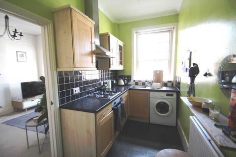 2 bedroom flat to rent, Milton Road, London N6