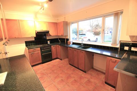 3 bedroom semi-detached house to rent, Braydeston Crescent, Brundall NR13