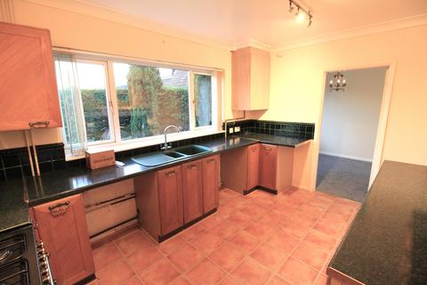 3 bedroom semi-detached house to rent, Braydeston Crescent, Brundall NR13