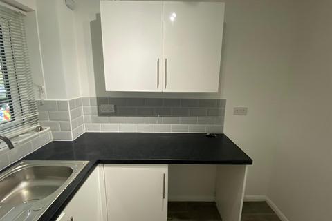 2 bedroom flat to rent, Postmill Close, Ipswich