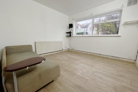 1 bedroom flat to rent, Joyner Court, 49 Lady Margaret Road, Southall, Greater London, UB1