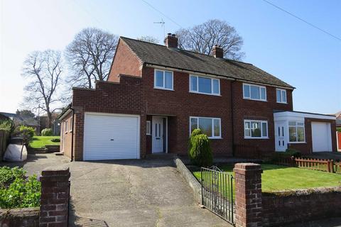 3 bedroom semi-detached house to rent, Sycamore Crescent, Ellesmere.