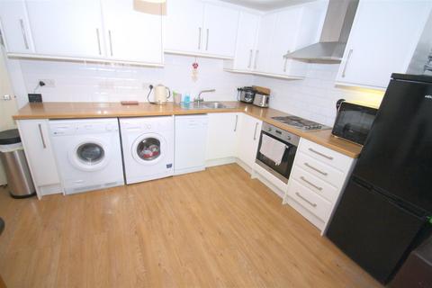 2 bedroom flat to rent, Prospect Place, Kent ME16