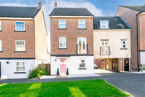 3 bedroom end of terrace house for sale, Blenkinsop Way, Leeds