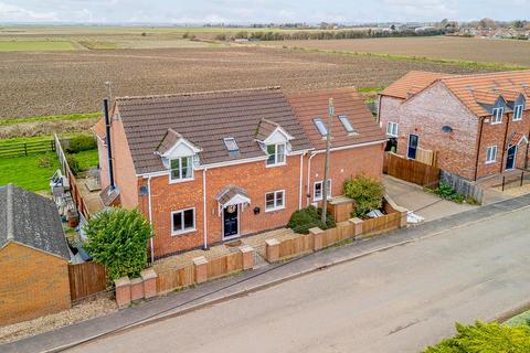 4 bedroom detached house for sale, Six House Bank, West Pinchbeck, Spalding