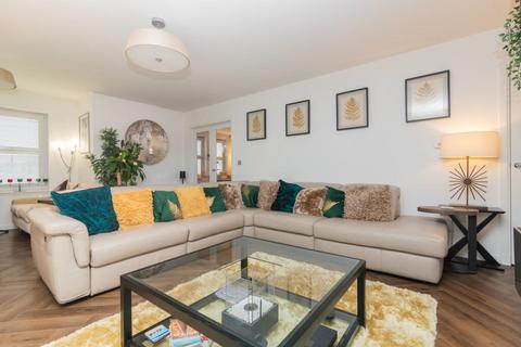 2 bedroom apartment for sale, Cedarwood Gardens, Bishopton PA7