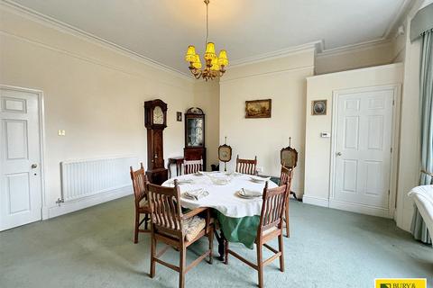 2 bedroom apartment for sale, Park Road, Buxton