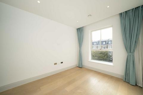 2 bedroom flat for sale, Palladian Gardens, London W4