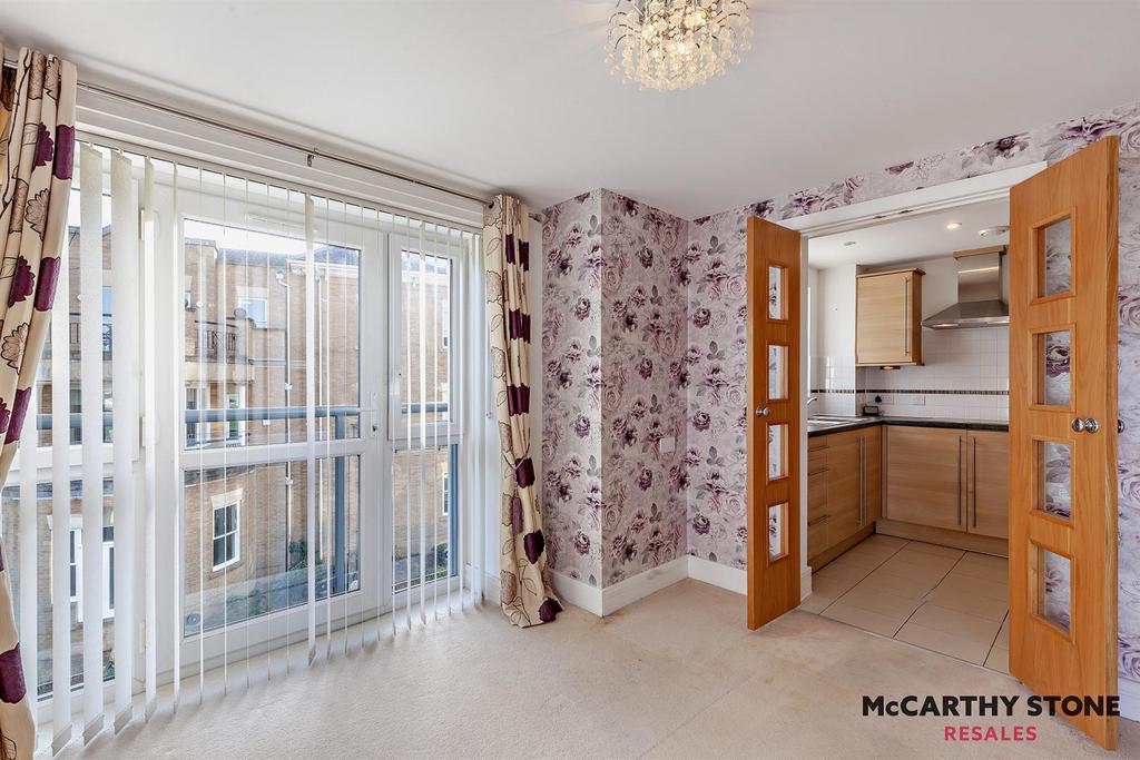 8627947-interior10-800.jpg