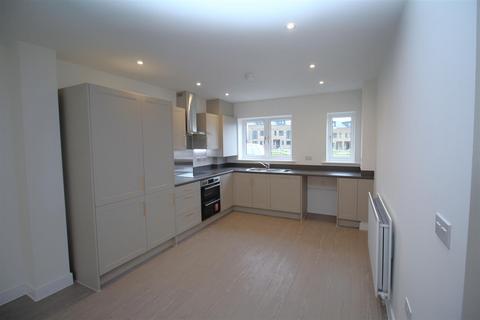 4 bedroom house to rent, Whyman Close, Deal CT14