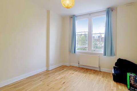 2 bedroom flat for sale, Altenburg Gardens, Clapham Common North Side, London, SW11